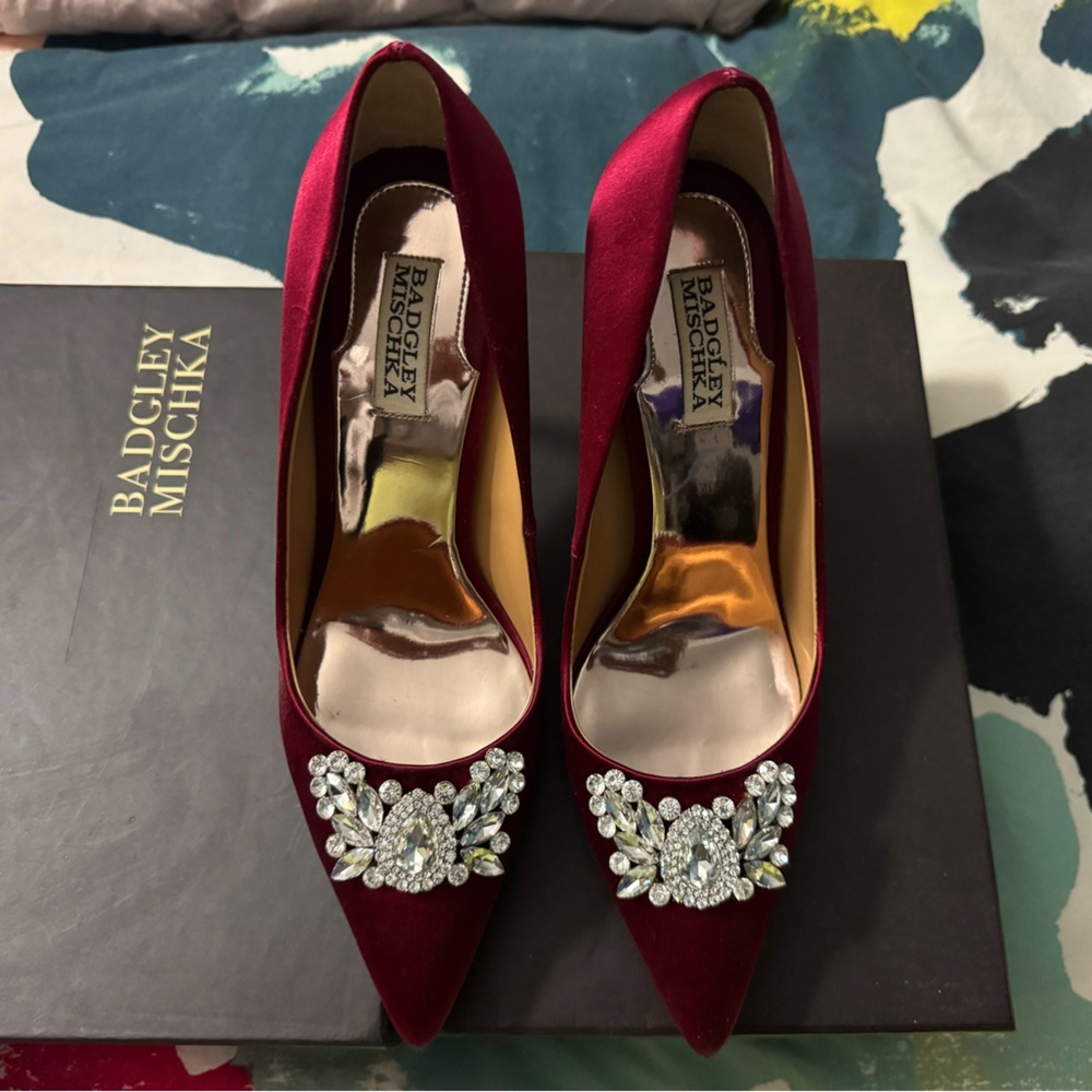 Badgley Mischka Women's Burgundy Heels